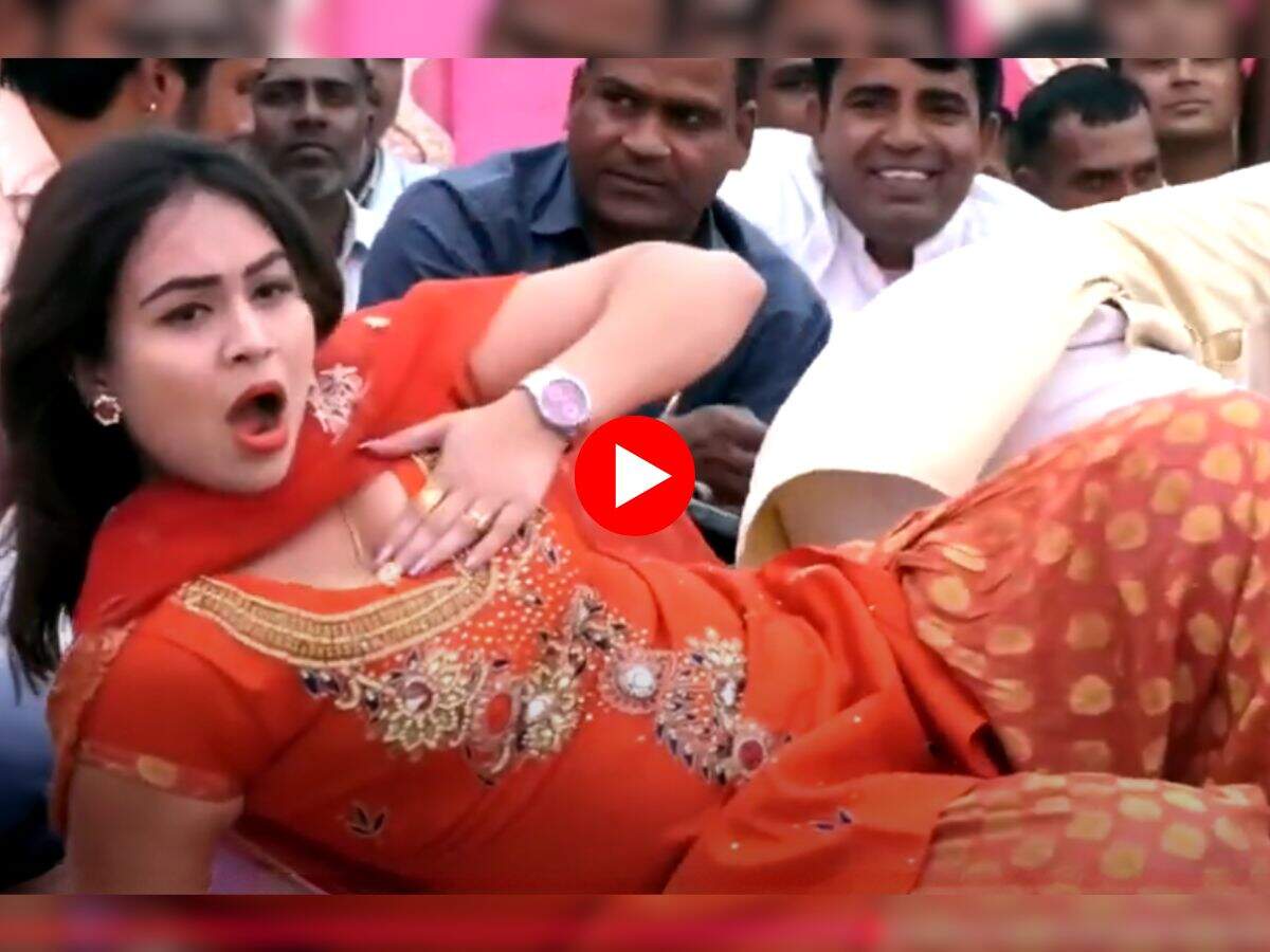 Haryanvi Dance : कभी लेटकर तो कभी बैठकर आरसी उपाध्याय ने किया शरीरतोड़ डांस, लोग नहीं हटा पाए नजर