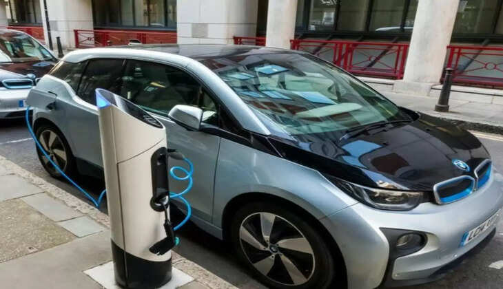 खुशखबरी! मार्केट में आ गई 200km की माइलेज देने वाली कार, फटाफट कर लें बुक&nbsp;