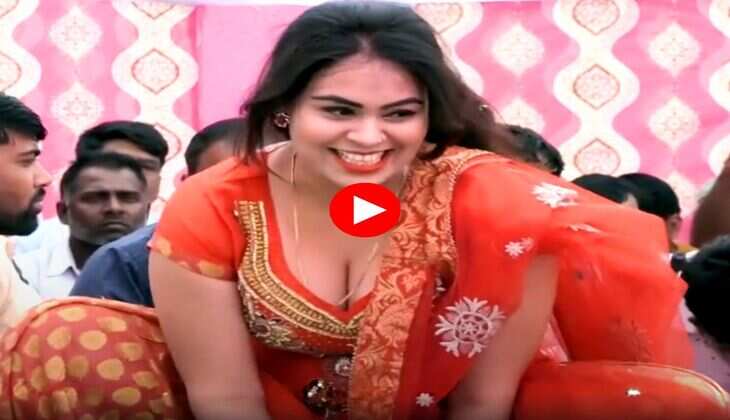 Haryanvi Dance Video : घूंघरू तोड़ के मानैगी पर आरसी उपाध्याय ने हिलाई फर्राटेदार कमर, लोग सीटी बजाने को हुए मजबूर