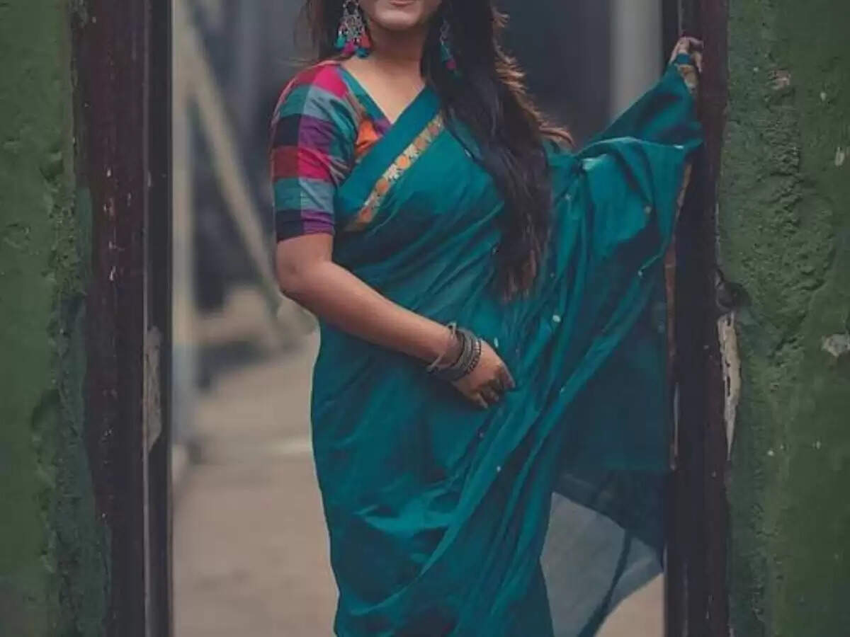 Bhabhi Devar Story : रात को देवर बना हैवान, भाभी के पीछे पीछे बाथरूम में घुसा