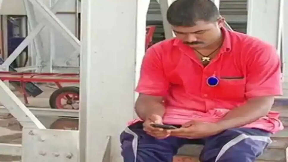 &nbsp;IAS Success Story : स्टेशन पर कुली का काम करने वाले ने क्रेक किया UPSC Exam &nbsp;