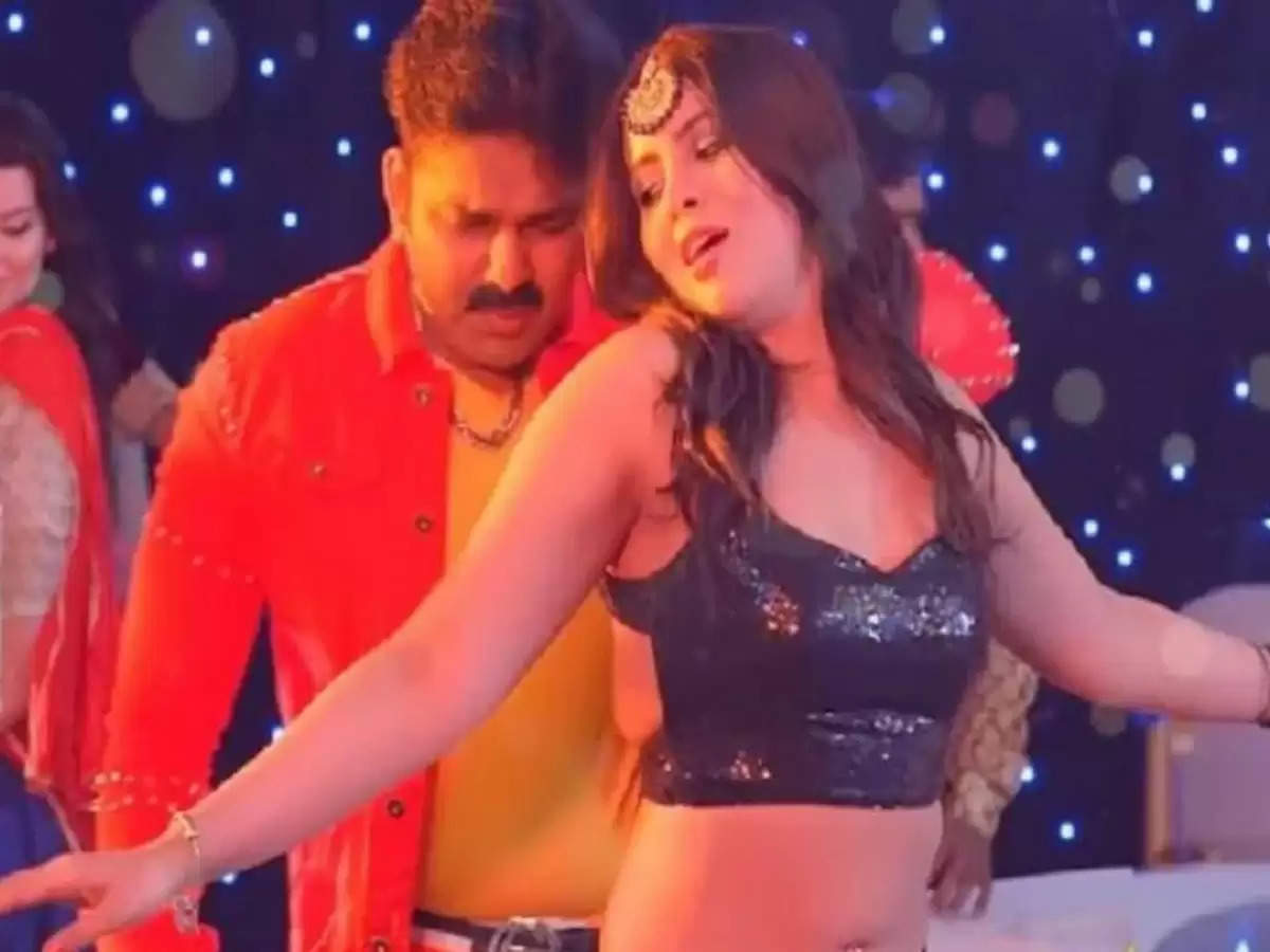 Pawan Singh-Sahar Afsha Video