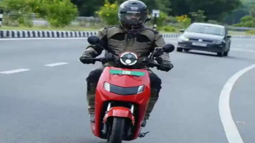 इस शख्स ने इलेक्ट्रिक स्कूटर पर तय किया 4340km का सफर
