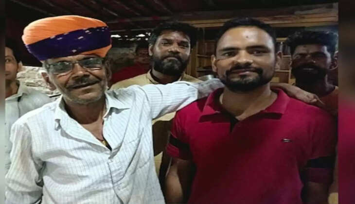 Success Story:  दिन में बेची चाय रात को की गार्ड बनकर रखवाली, संघर्ष कर खोले किस्मत के ताले