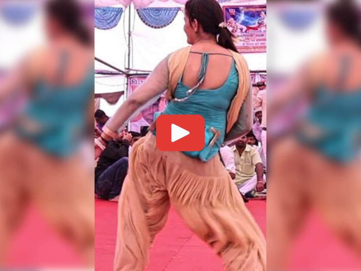 Sapna Choudhary Dance : खरबूजे सी जवानी पर सपना चौधरी ने काटा गदर