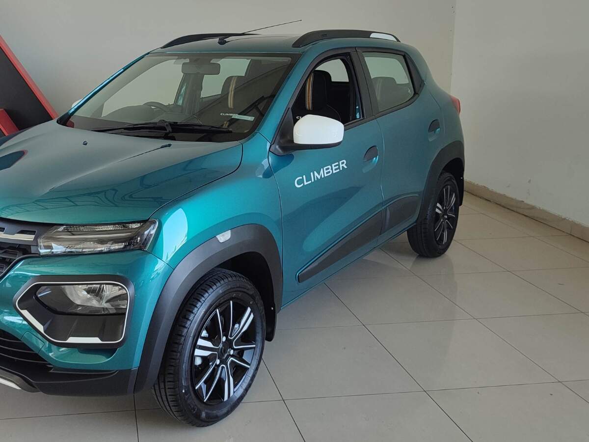 Red Reno Car Reno कि इस 7-सीटर कार पर मिल रहा 50 हजार का डिस्काउंट, इतने दिन बाद ...