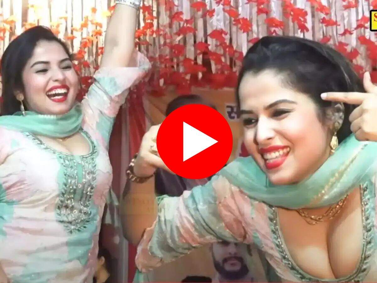 Haryanvi Dance : मुस्कान बेबी ने किया शरीर तोड़ डांस, लोगों ने की नोटों की बारिश