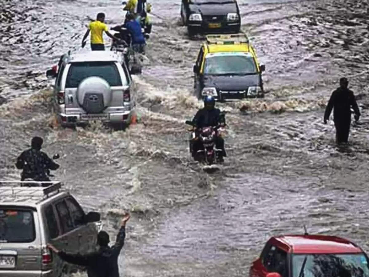 Aaj Ka Mausam: मौसम ने बदला मिजाज, इन राज्यों में अगले 48 घंटों में होगी आफत की बारिश 