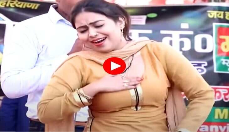 RC Upadhyay Dance :मुंह ढ़कना पड़ैगा पर आरसी उपाध्याय ने घूंघट कर लकचाई कमर, बूढ़ों में भी आई जवानी