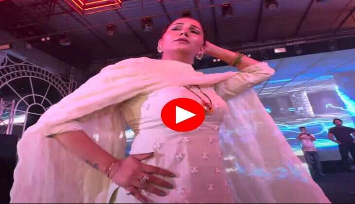 Sapna Choudhary : सपना चौधरी ने स्टेज पर लगाए ताबड़तोड़ ठुमके, फैंस ने की नोटों की बारिश&nbsp;