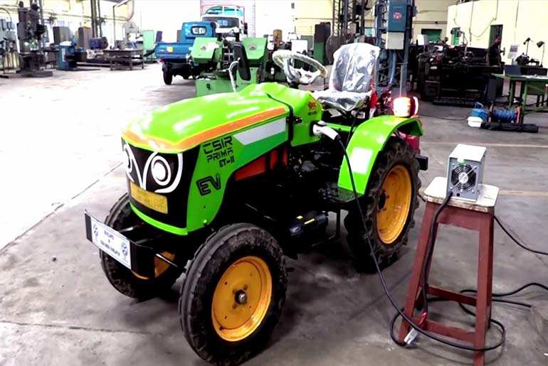 Electric Tractor : पहला इलेक्ट्रिक ट्रैक्टर हुआ लॉन्च, फुल चार्ज होने पर 4 घंटे करेगा काम, चेक करें कीमत