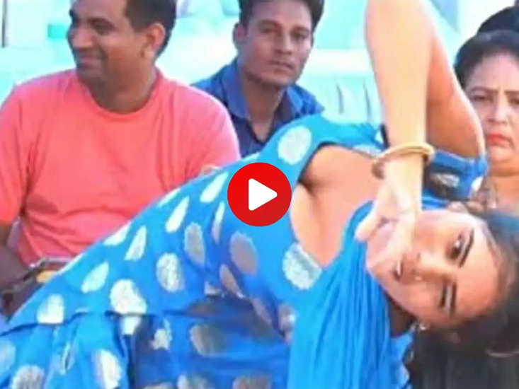 हरियाणा में आई रे बिजली पर Haryanvi Dancer ने दी स्टेज तोड़ परफॉर्मेंस