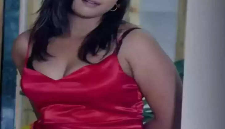 Wife Affair : पड़ोसी के साथ बिना कपड़ों में मिली पत्नी, ऊपर से आ गया पति