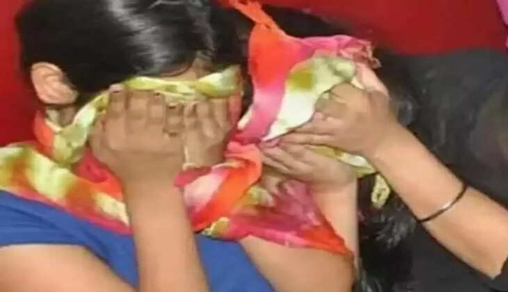 hotal raid : देवरों के साथ होटल के कमरे में मिलीं 2 महिलाएं, फिर करने लगी ये...&nbsp;