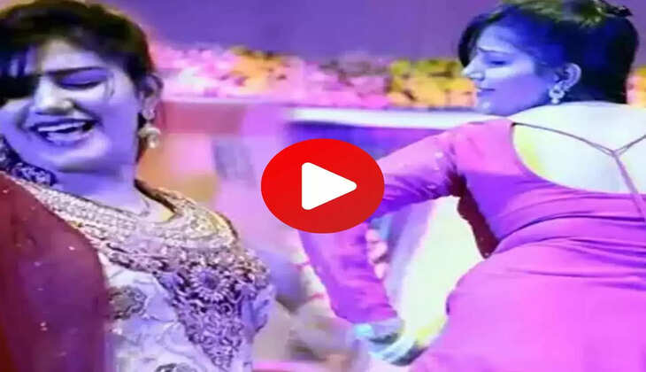 Sapna Choudhary Video: सपना चौधरी ने स्टेज पर हिलाया हॉट फिगर, देखकर बूढों के हिल गए दिल