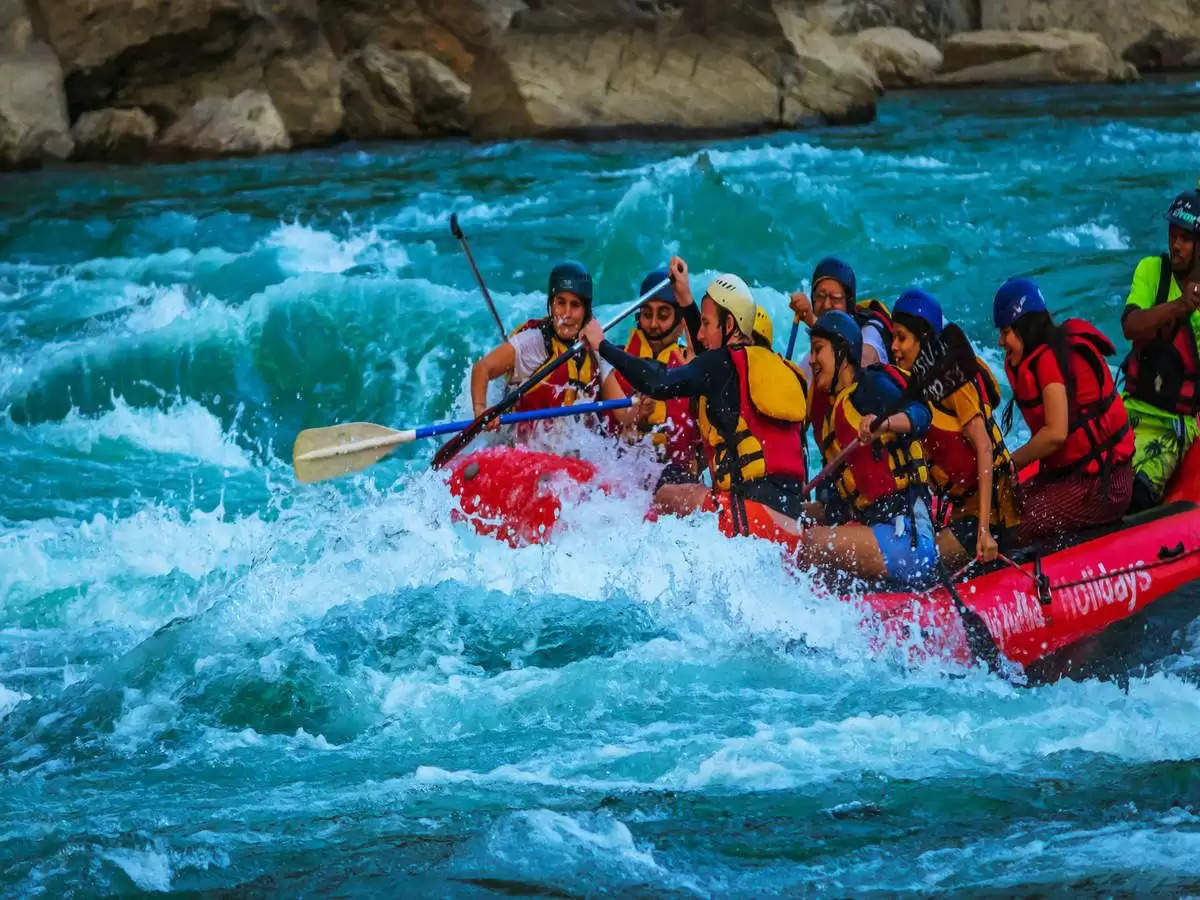 Rishikesh में हो रही है बढ़िया River Rafting, सिर्फ 450 रुपए में ले सकते हैं एडवेंचर का मजा