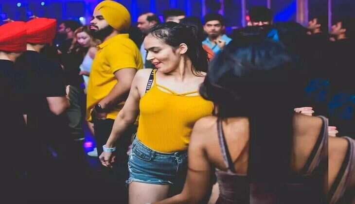 Delhi में नया साल मनाने के लिए ये हैं 5 बेस्ट जगहें, पूरी रात रंगीन रहेगा माहौल