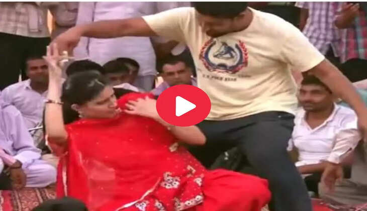 Haryanvi Dance : सपना चौधरी के हॉट डांस को देखकर फैंस ने बेकाबू होकर कर दी ये हरकत...