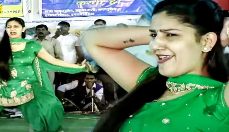 Haryanvi Dance स्टेज पर डांस करते सपना चौधरी ने ऐसे मटकाई कमर, होनी लगी नोटो की बारिश