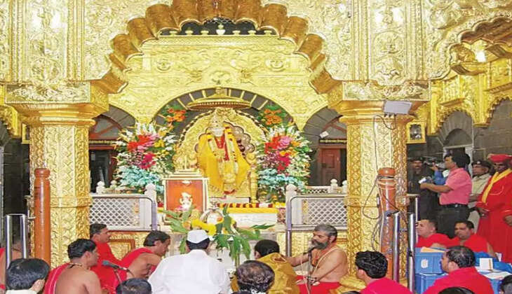 Shirdi Flight Package: बेहद कम रेट में फ्लाइट से करें शिरडी साईं बाबा के दर्शन, होटल में रहना खाना सब कुछ फ्री