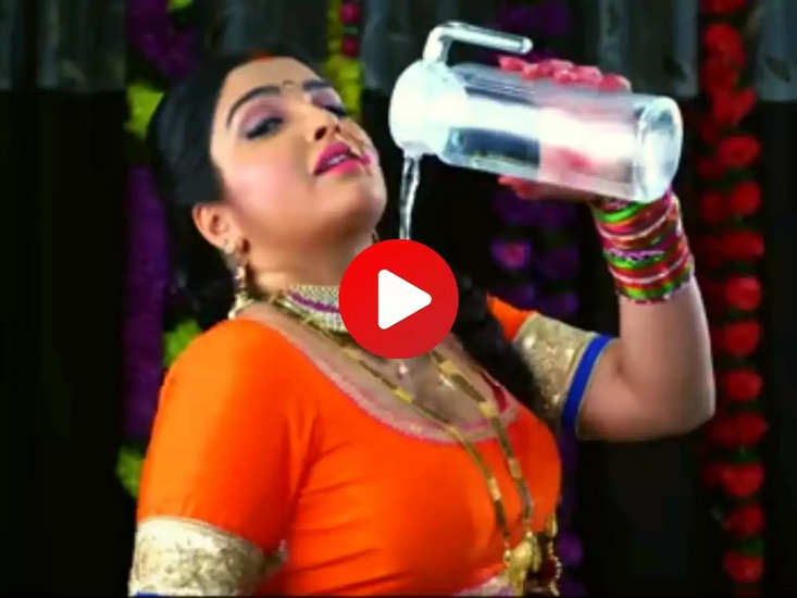 Aamrapali Dubey ने बंद कमरे में निरहुआ के साथ किया रोमांस, वीडियो हुआ वायरल