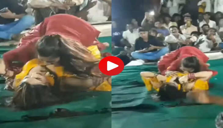 स्टेज पर लेटकर Sangeeta Chaudhary ने कुर्ती पर फेरा हाथ, देख पसीना-पसीना हुए लोग