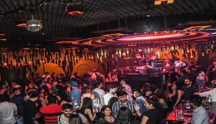 रात 10 बजे के बाद Noida के ये क्लब हो जाते हैं फ्री, हर कोई ले सकता है एंट्री