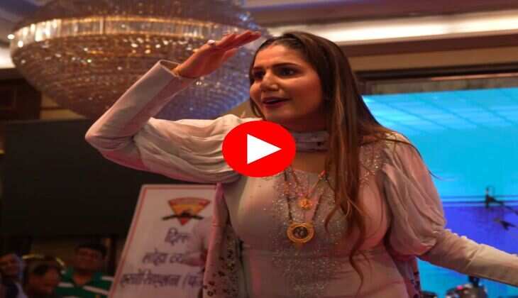 Sapna Dance Video : हरियाणवी गाने पर सपना चौधरी ने किया कमरतोड़ डांस, ठुमके देख क्रेजी हुए फैंस