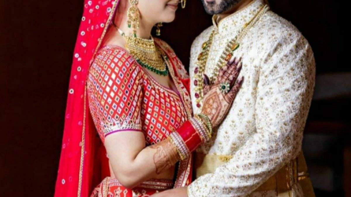 Suhagrat : शादी की पहली रात दूल्हे की हरकतों को देख रो पड़ी दुल्हन, जानिये पूरा मामला