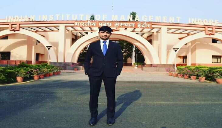Success Story : इस लड़के ने 21 साल की उम्र में गोद लिया गांव, IAS, IPS और जजों को सिखाता है मैनेजमेंट
