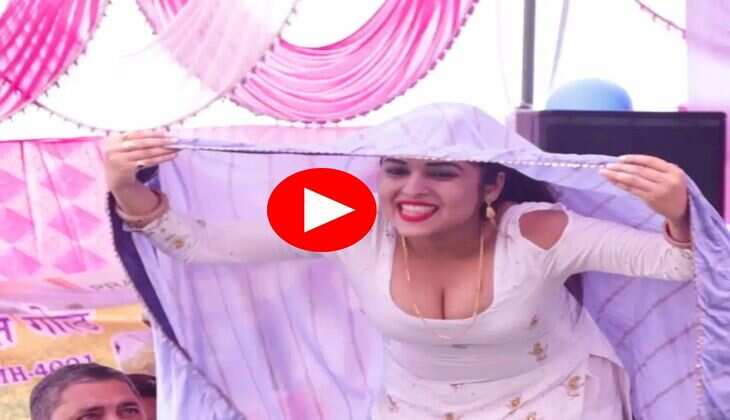 Haryanvi Dance Video : मुस्कान बेबी ने स्टेज पर काटा गदर, रंगीन लाइटों के बीच मटकाई कमर