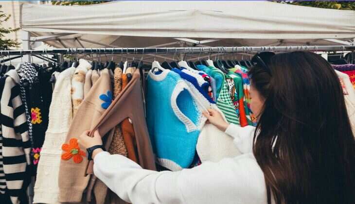 Noida के इस बाजार के आगे सरोजनी नगर और चांदनी चौक फेल, 50 रुपये में मिल जाते हैं सर्दियों के कपड़े