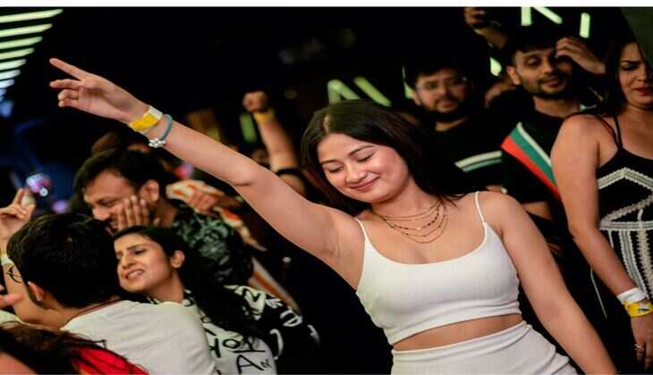 Delhi Nightlife : नाइट लाइफ का लेना है मजा तो दिल्ली के ये क्लब हैं सबसे बेस्ट, सस्ते में पूरी रात पार्टी