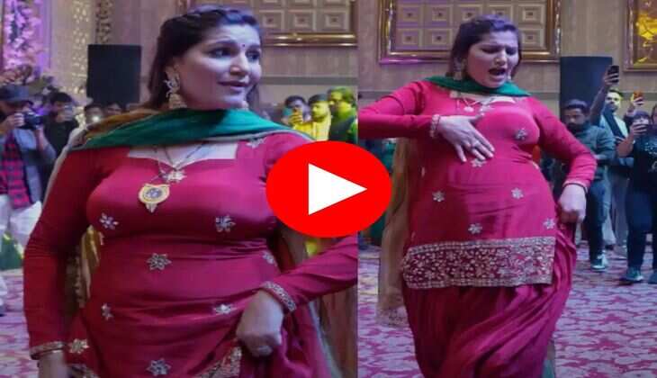 Uttar Pradesh में स्टेज पर सपना चौधरी ने लचकाई कमर, फैंस हार बैठे दिल