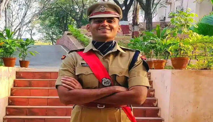 Success Story: 4 बार फेल होने पर भी नहीं मानी हार, आखिरकार बन ही गए IPS अधिकारी 