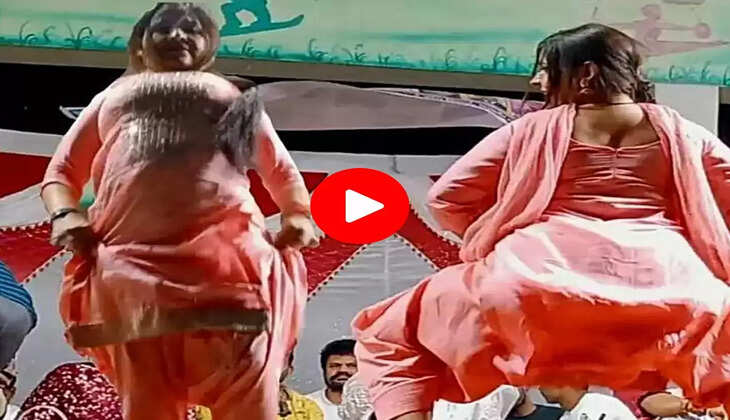 घुघंट ओढ़ Preeti Lathwal ने स्टेज पर लचकाई कमर, देख लट्टू हुई पब्लिक