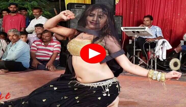 Haryanvi Dance video : कोमल रंगीली ने मंच पर मदहोश होकर किया जोरदार डांस, इश्क में लगाए बेझिझक ठुमके