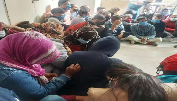 OYO होटल में पकड़ी गई 14 लड़कियां और 20 लड़के, इन 2 राज्यों से आती थी महिलाएं