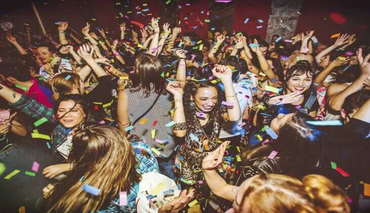 Gurugram की ये 6 जगहें रात में लगती है विदेशों जैसी, सुबह 4 बजे तक एन्जॉय करते है लोग