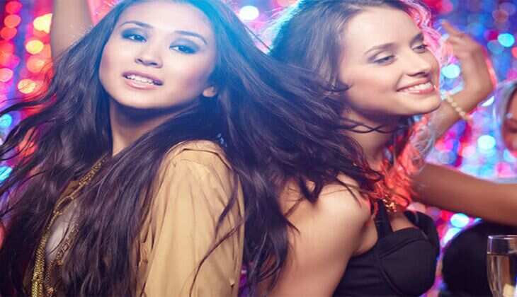 Delhi की इन शानदार जगहों पर गुजारे रात, बन जाएंगे नजारे