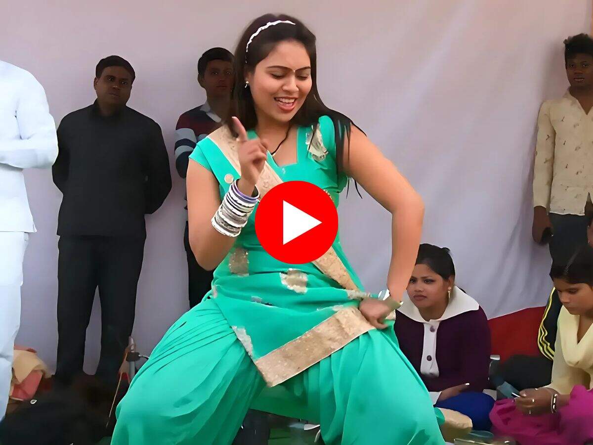 RC Upadhyay Dance : स्टेज पर आरसी उपाध्याय ने छम छम बजाई पायल, शरीरतोड़ डांस देख बूढ़ों में भी आई जवानी