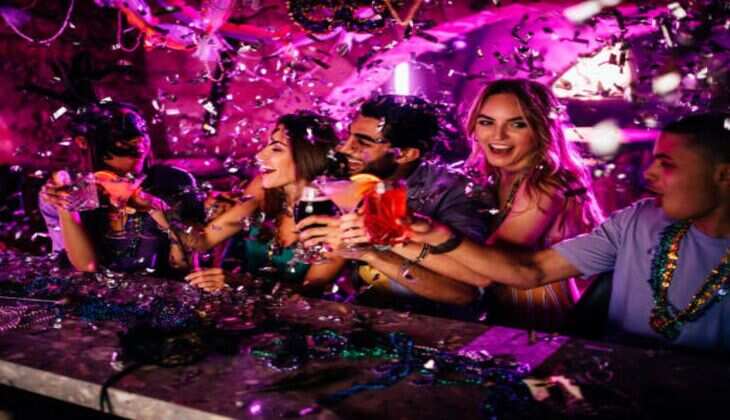 नाइटलाइफ के लिए फेमस हैं Noida की ये 4 जगहें, जहां की रातें लंदन जैसी रंगीन