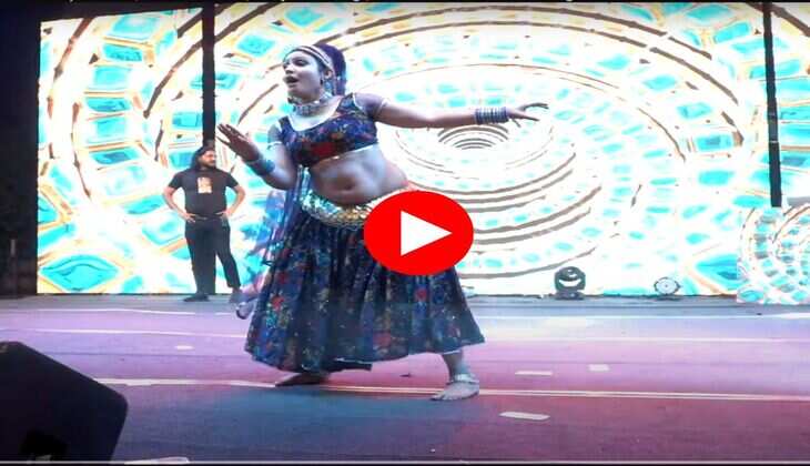 Haryanvi Dance : डांस फ्लोर पर लहंगा चोली में गोरी नागोरी हैवी फिगर हिलाकर सबको कर दिया पानी पानी