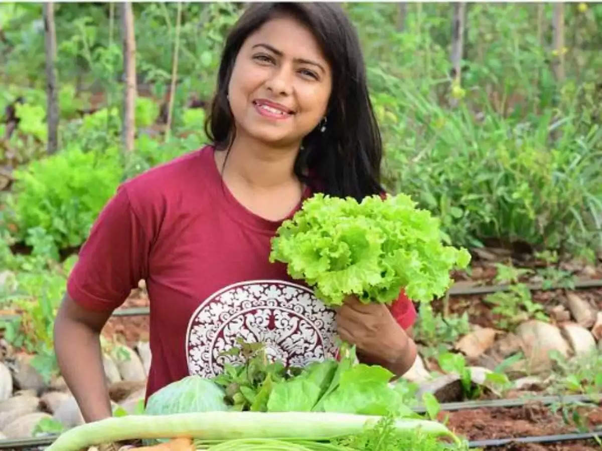 Success Story: मल्टीनेशनल कंपनी की नौकरी छोड़ की ऑर्गेनिक खेती, एप के जरिये सब्जियां बेचकर कमाए 20 करोड़ रुपये   