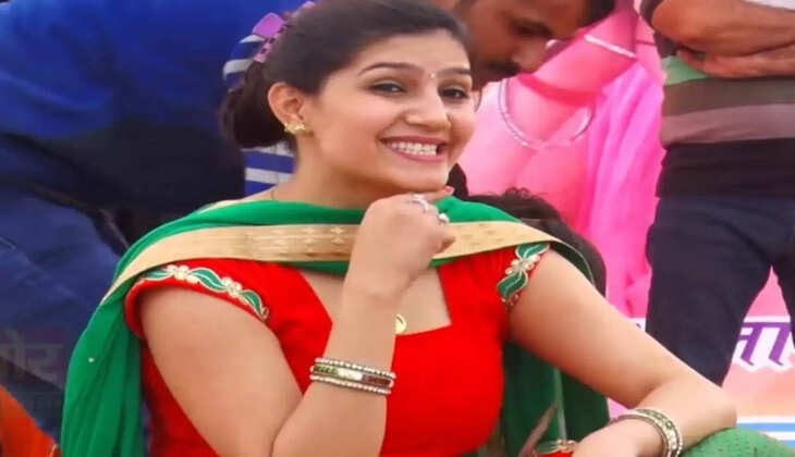 Haryanvi Dance Video : सपना चौधरी ने दिखाए हॉट डांस मूव्य, बढूों में भी आई जवानी