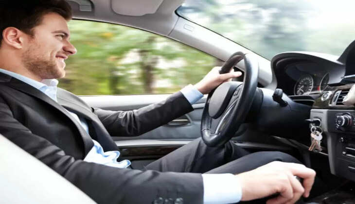 इस गाड़ी पर टूट पड़े लोग, 2 महीनें में ही रिकॉर्ड तोड़ बिकी, जानिए इसकी खासियत