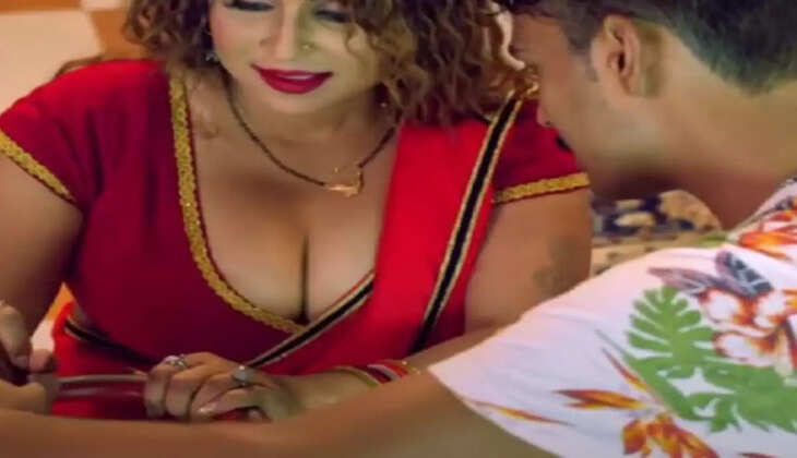 Affair Story : घर पर नहीं था कोई तो मालकिन ने दुकान के नौकर  को बुला लिए घर, और फिर 