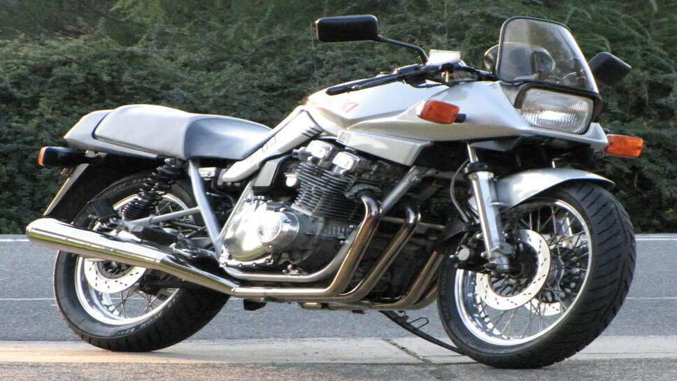 Suzuki ने लॉन्च की कार से भी बड़ी बाइक, चेक करें फिचर्स&nbsp;