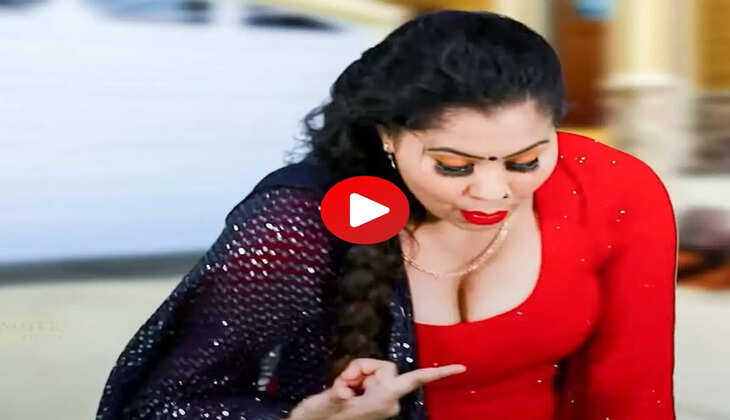 Haryanvi Dancer ने स्टेज पर दिखाए ऐसे नागिन डांस, देख फैंस हुए बेकाबू 