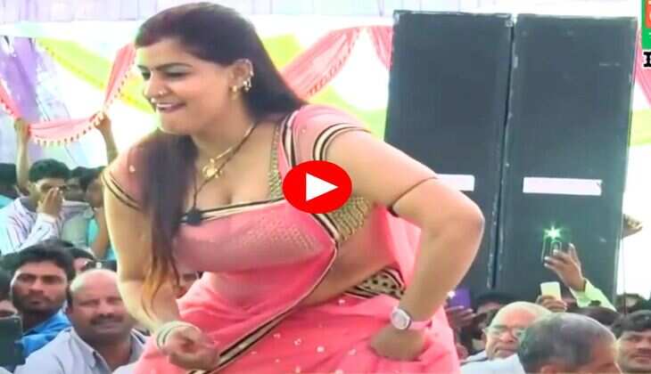 Sapna Choudhary को टक्कर दे रही मोनिका, पहली बार लहंगा चोली में लचकाई कमर